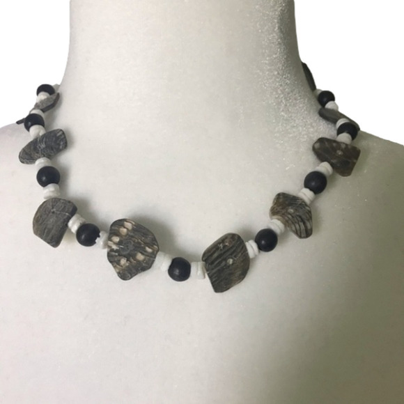 Bead & Faux Abalone Necklace BNWT - Picture 1 of 6